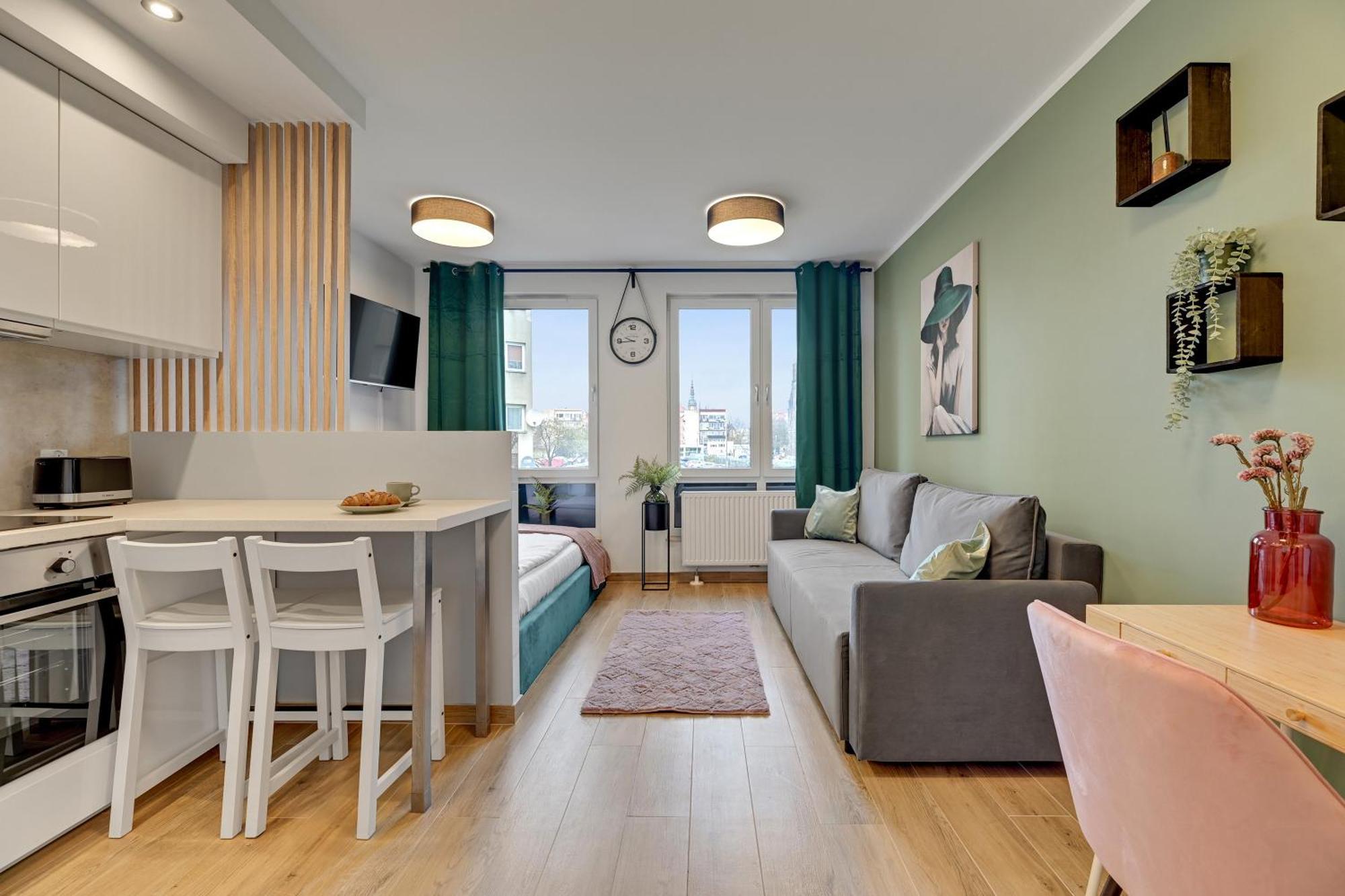 Apartment Comfy Wilcza With Parking By Lion Gdansk